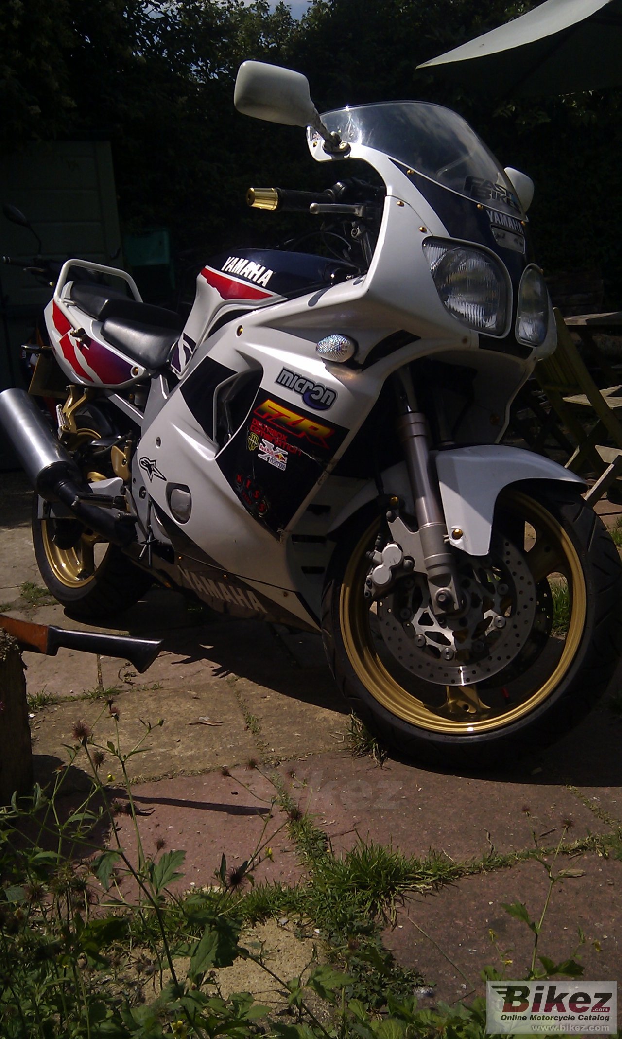 Yamaha FZR 600 R poster